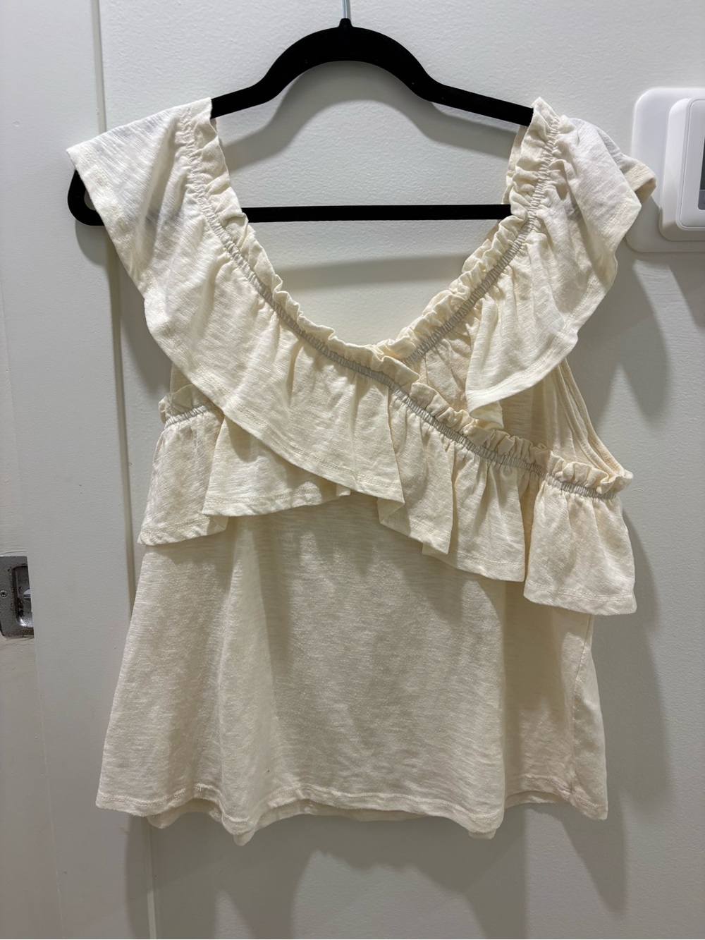 SALE 🌟 MAURICES | Ruffled Cream Women's Tank Top